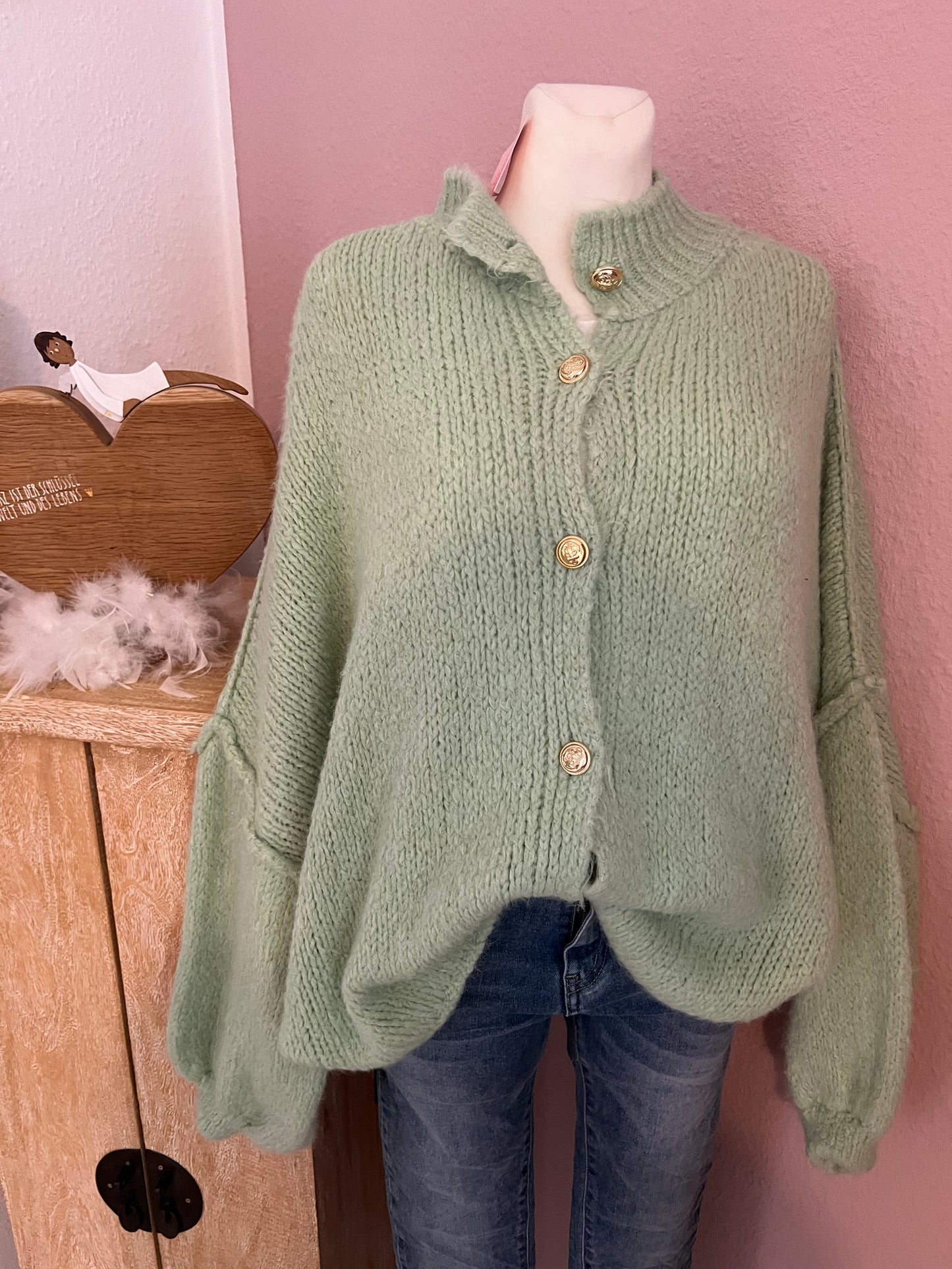Oversized Strickjacke "Flausch mit Knöpfen“