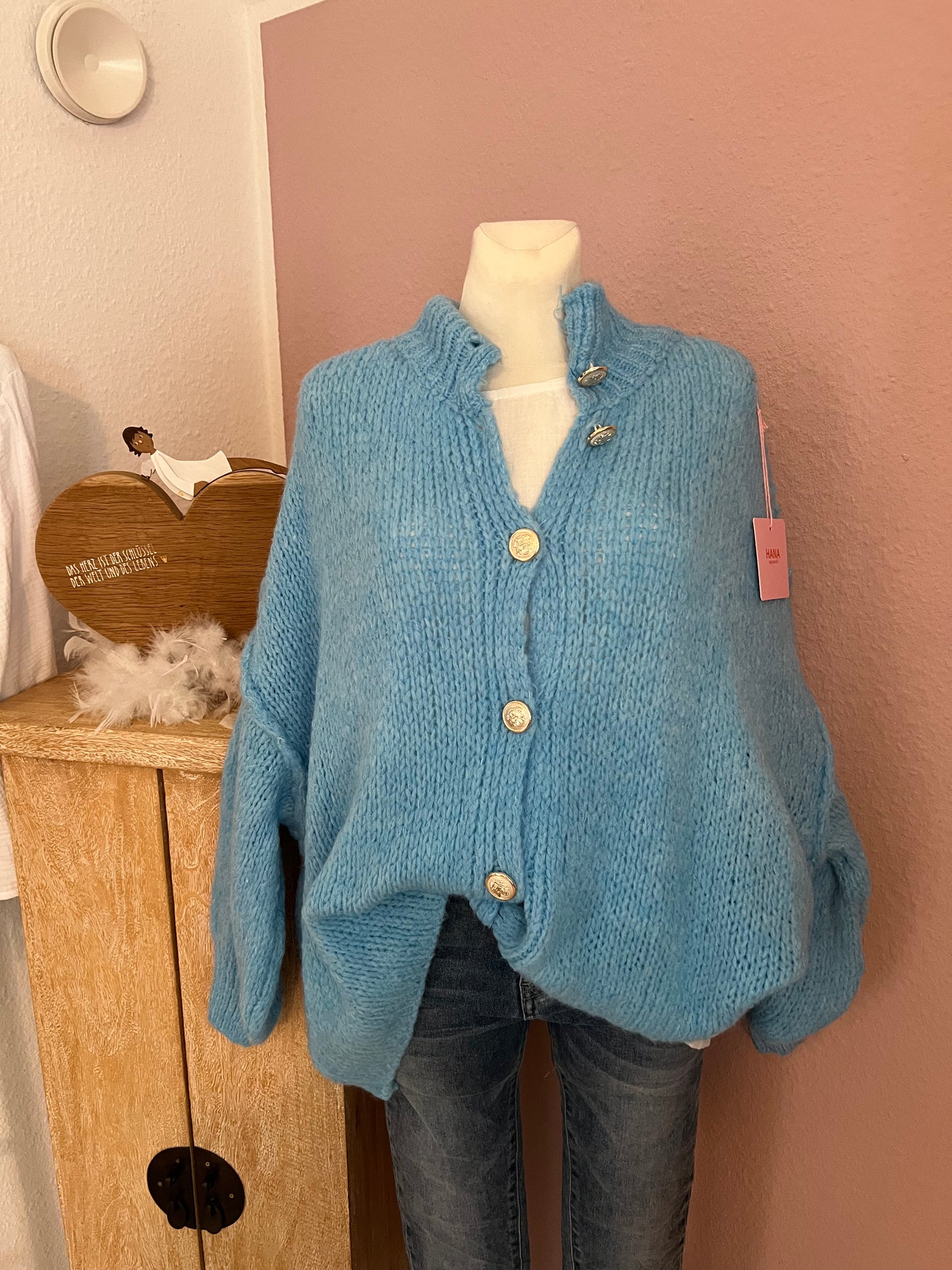 Oversized Strickjacke "Flausch mit Knöpfen“