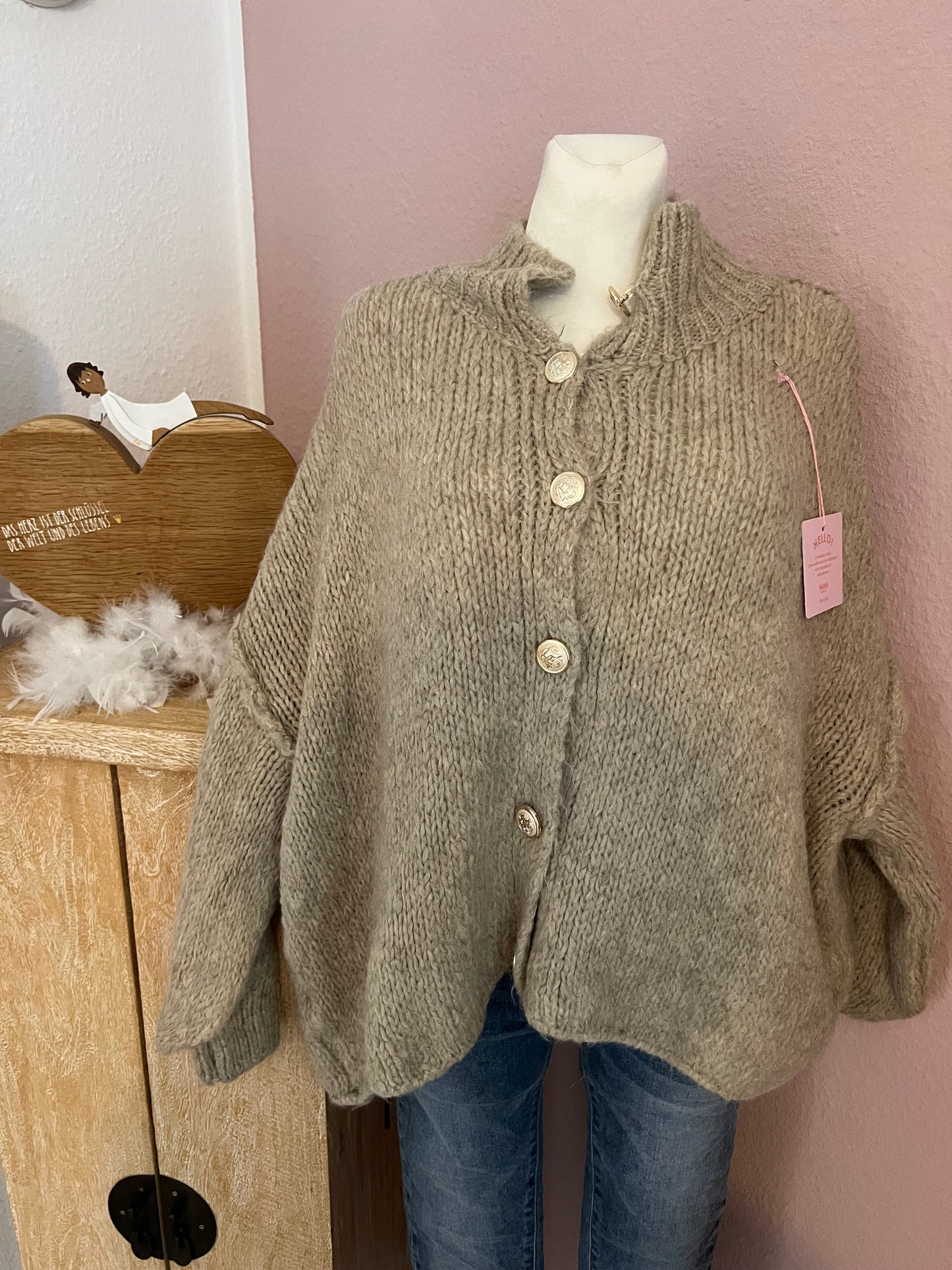 Oversized Strickjacke "Flausch mit Knöpfen“