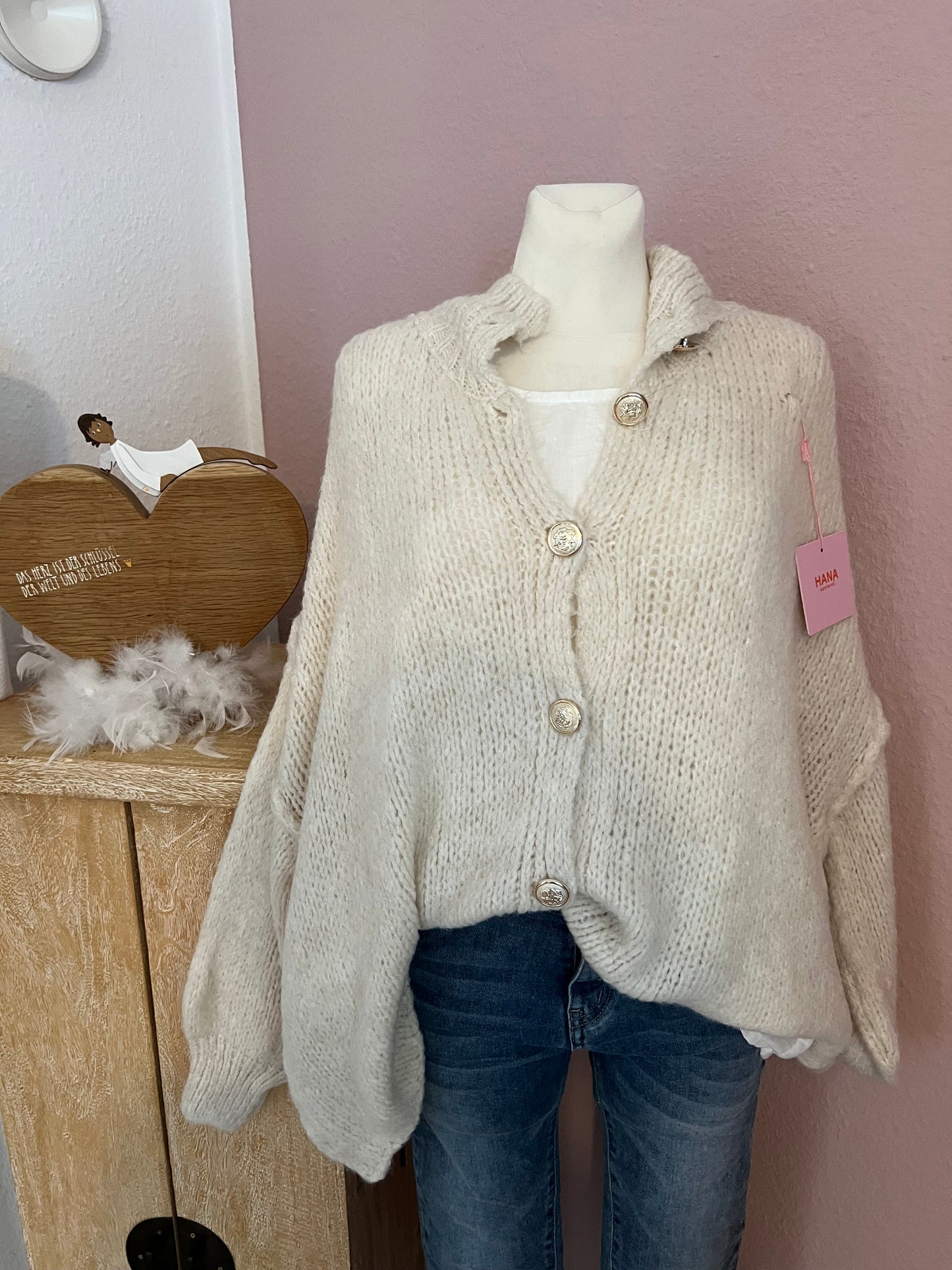 Oversized Strickjacke "Flausch mit Knöpfen“