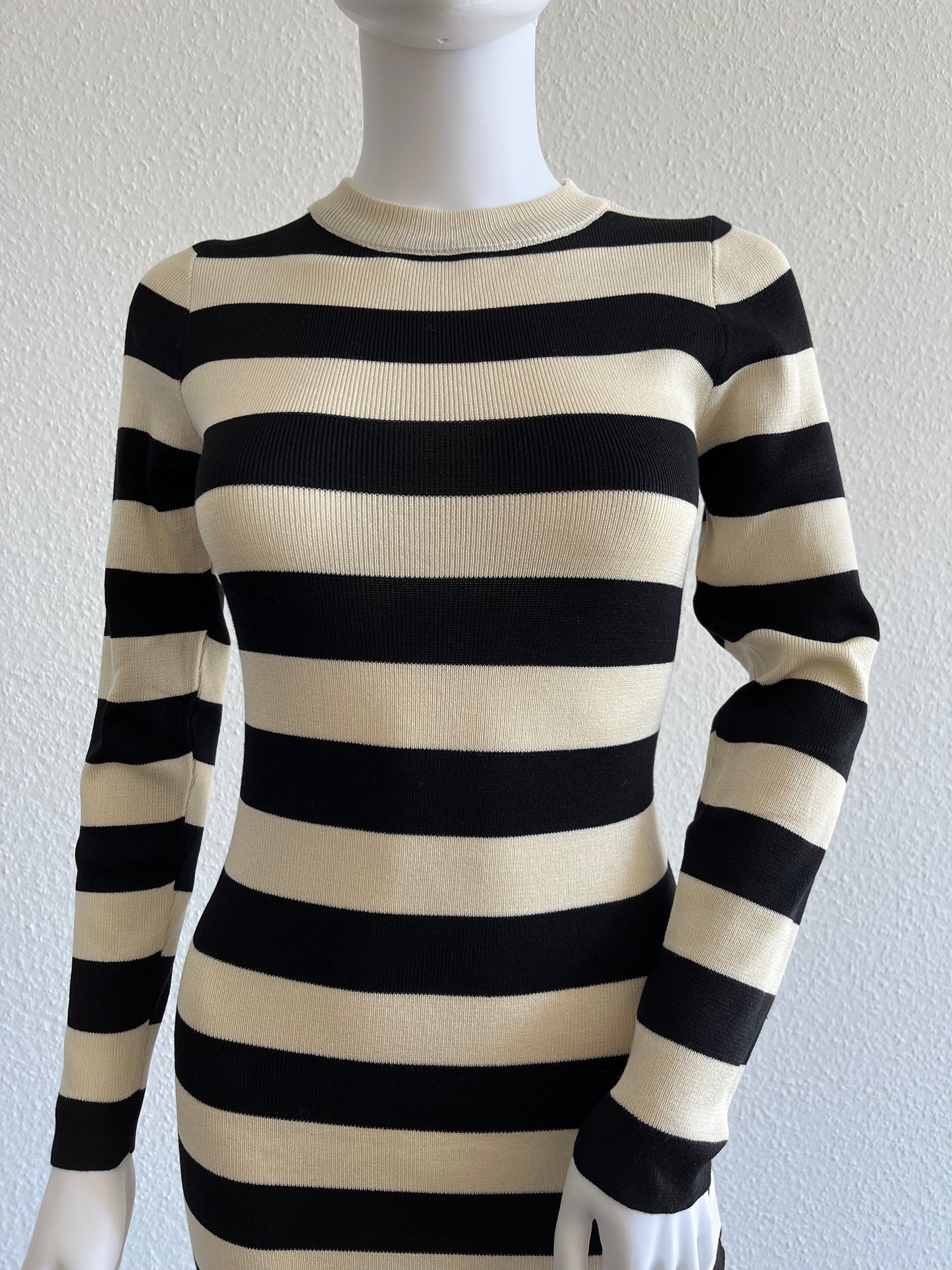 Enganliegendes Kleid "Beige Schwarz"