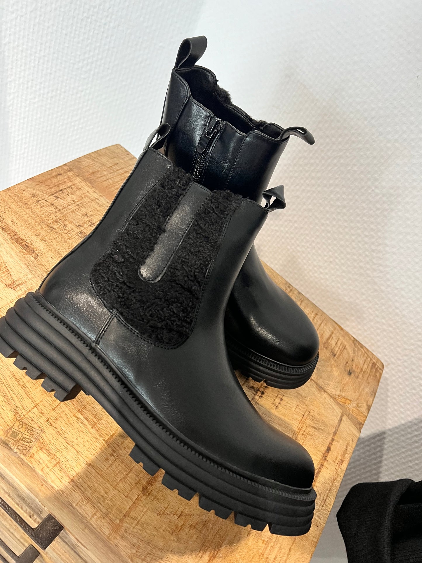 Schwarze Boots "Theresa"