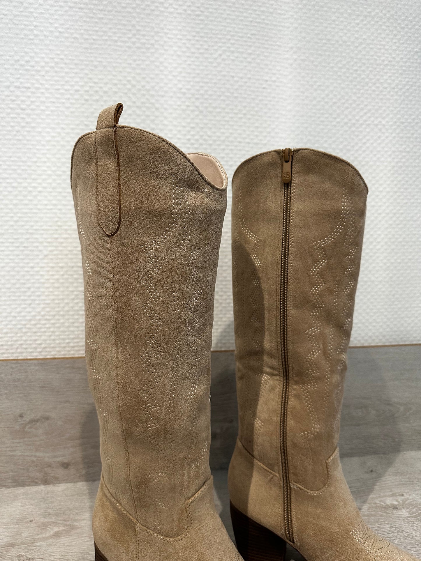 Beige Cowboy Stiefel "Emma"