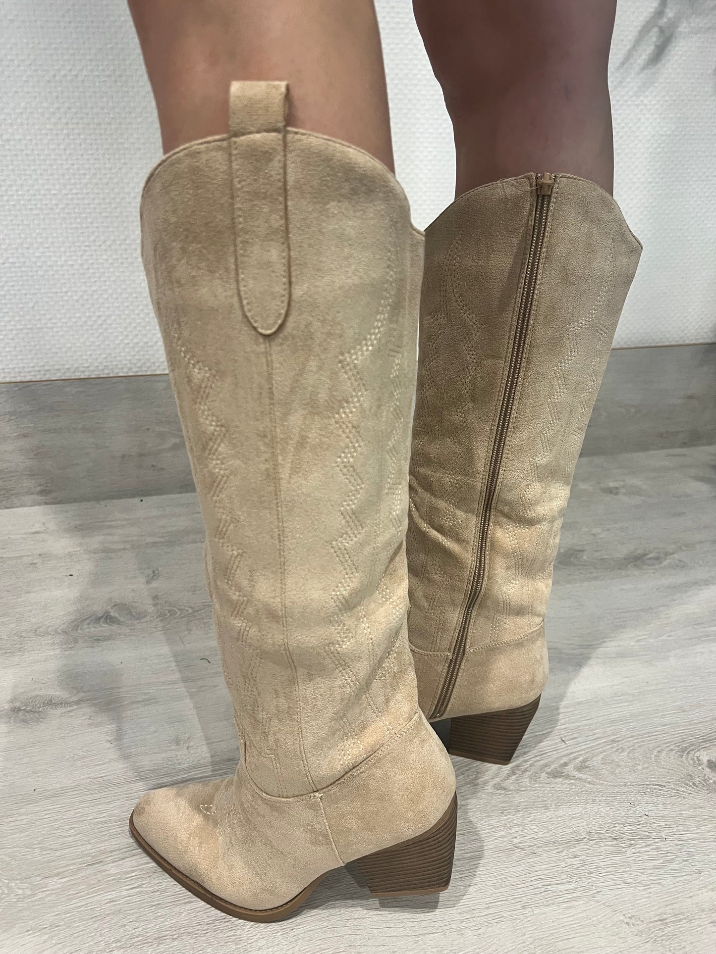Beige Cowboy Stiefel "Emma"