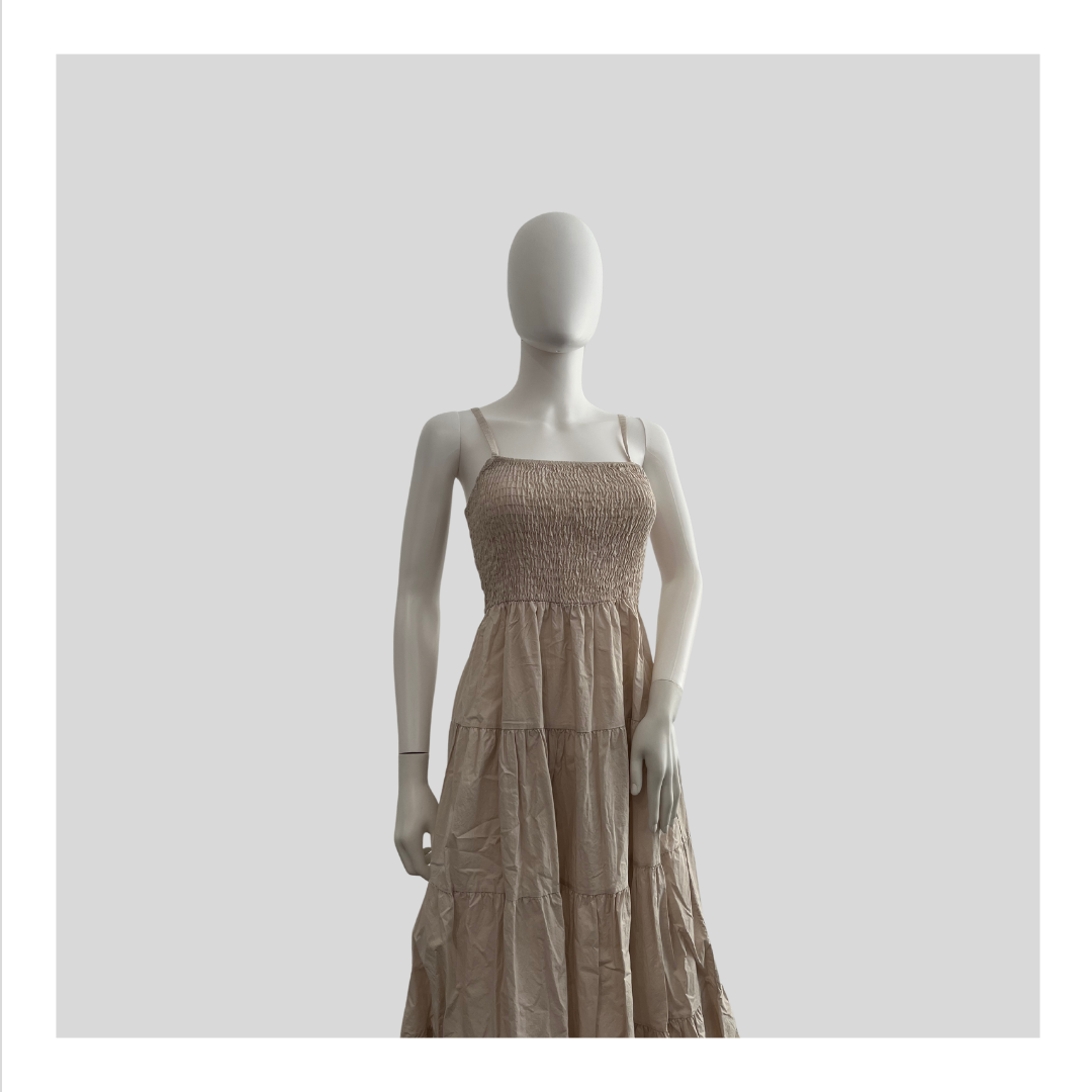 Langes Kleid „Am Rücken zu binden“