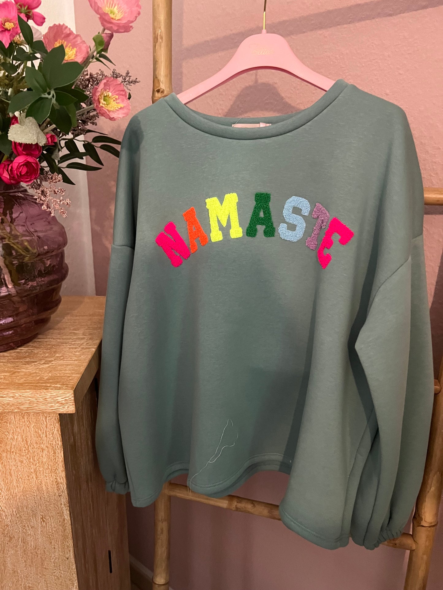 Namaste Sweatshirt bunt mint