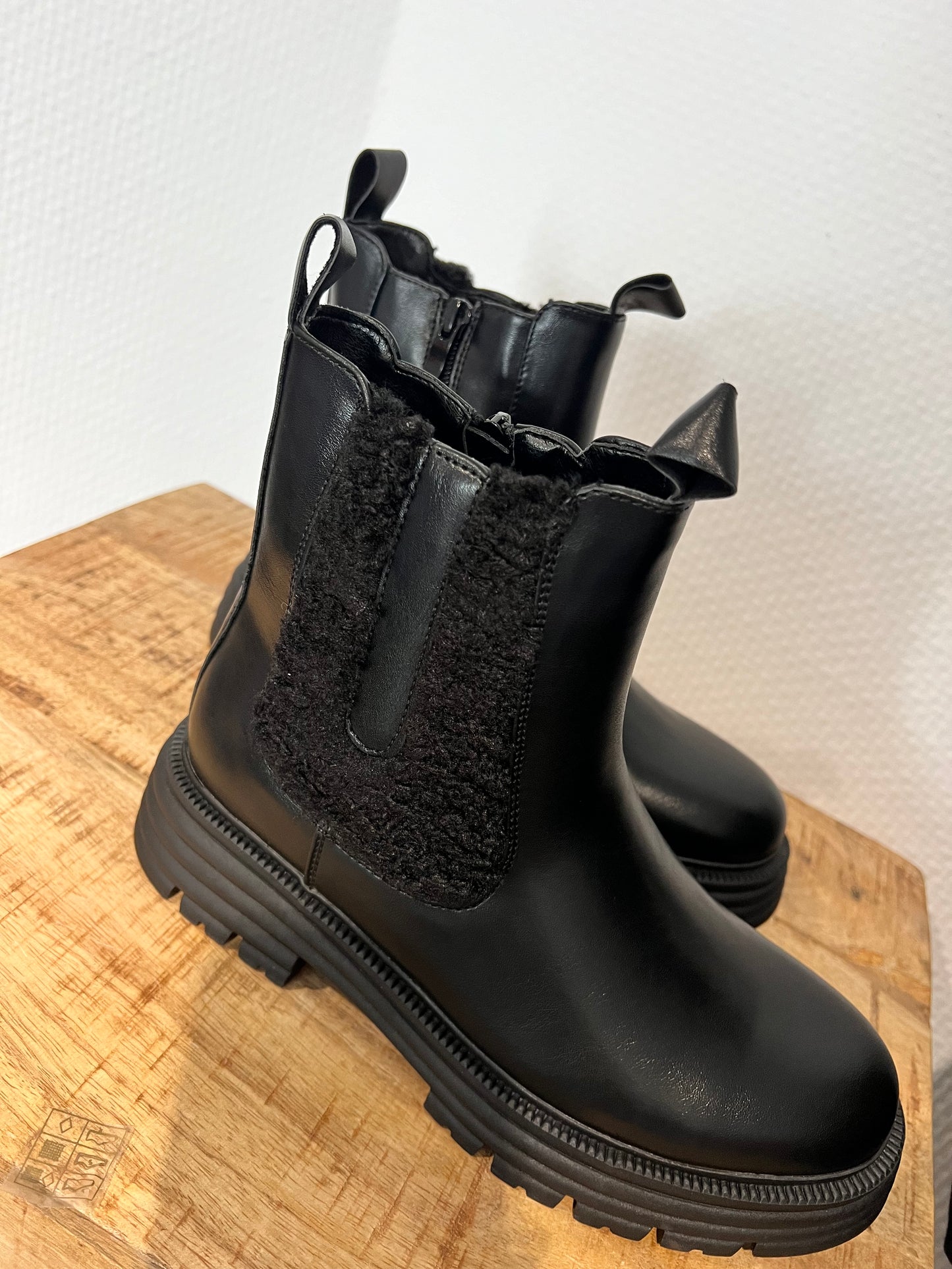 Schwarze Boots "Theresa"