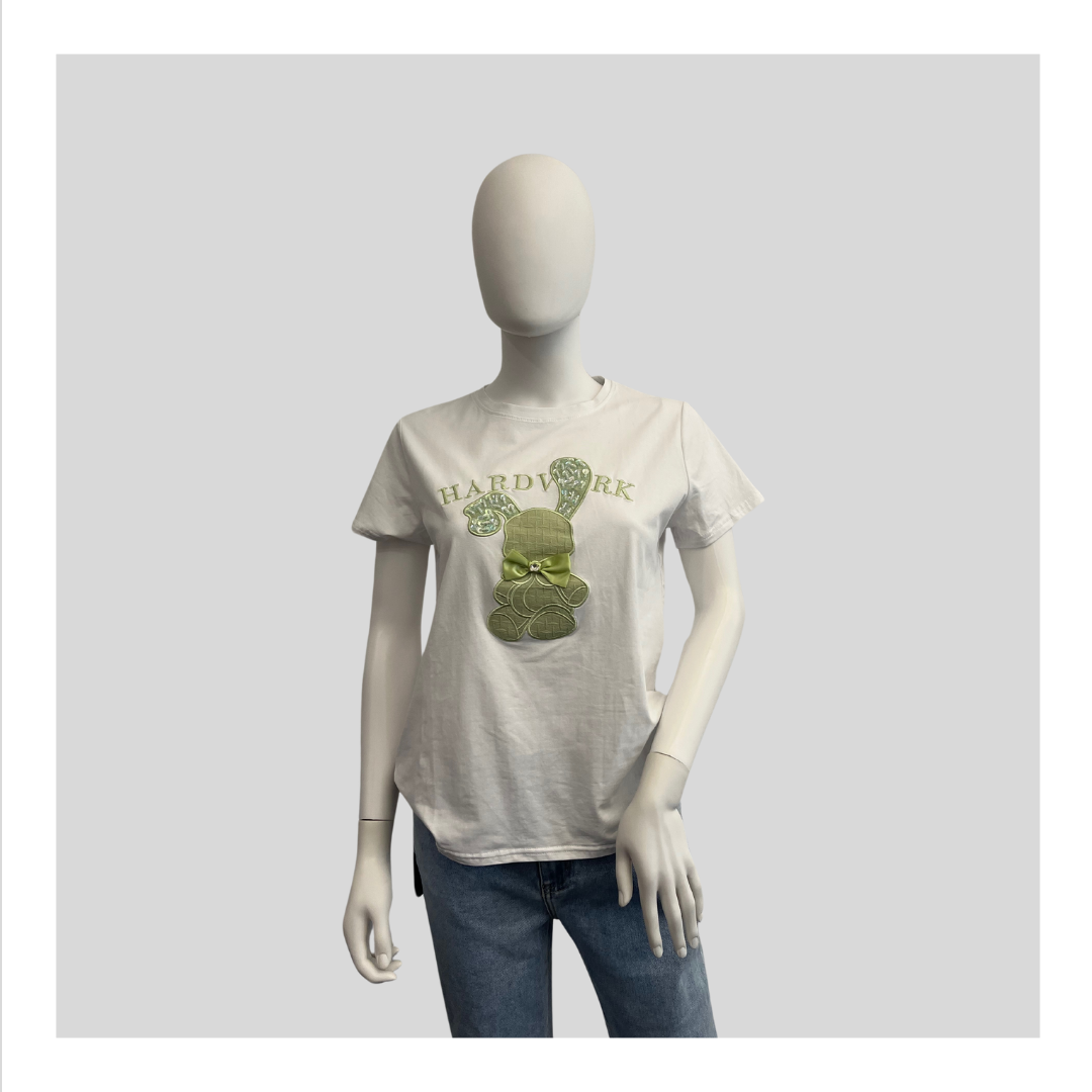 T-Shirt "Lindgrüner Hase" 🤍