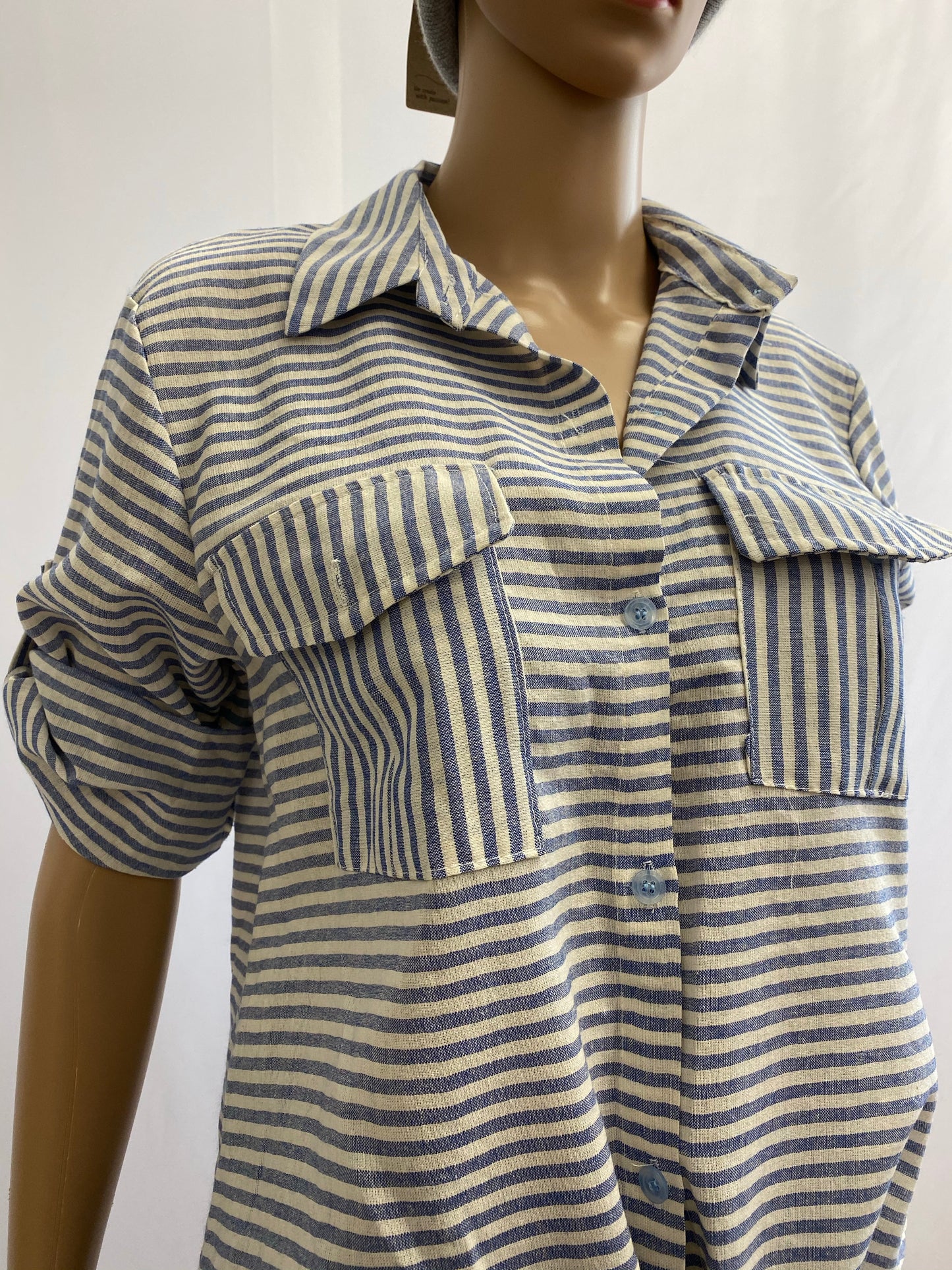 Blau gestreifte Bluse "Knoten"