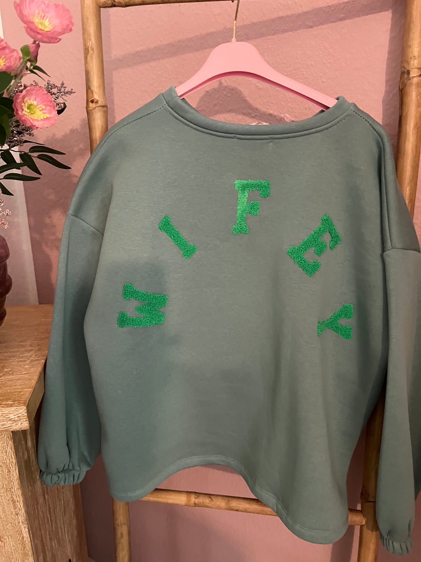 Wifey Sweatshirt in mint