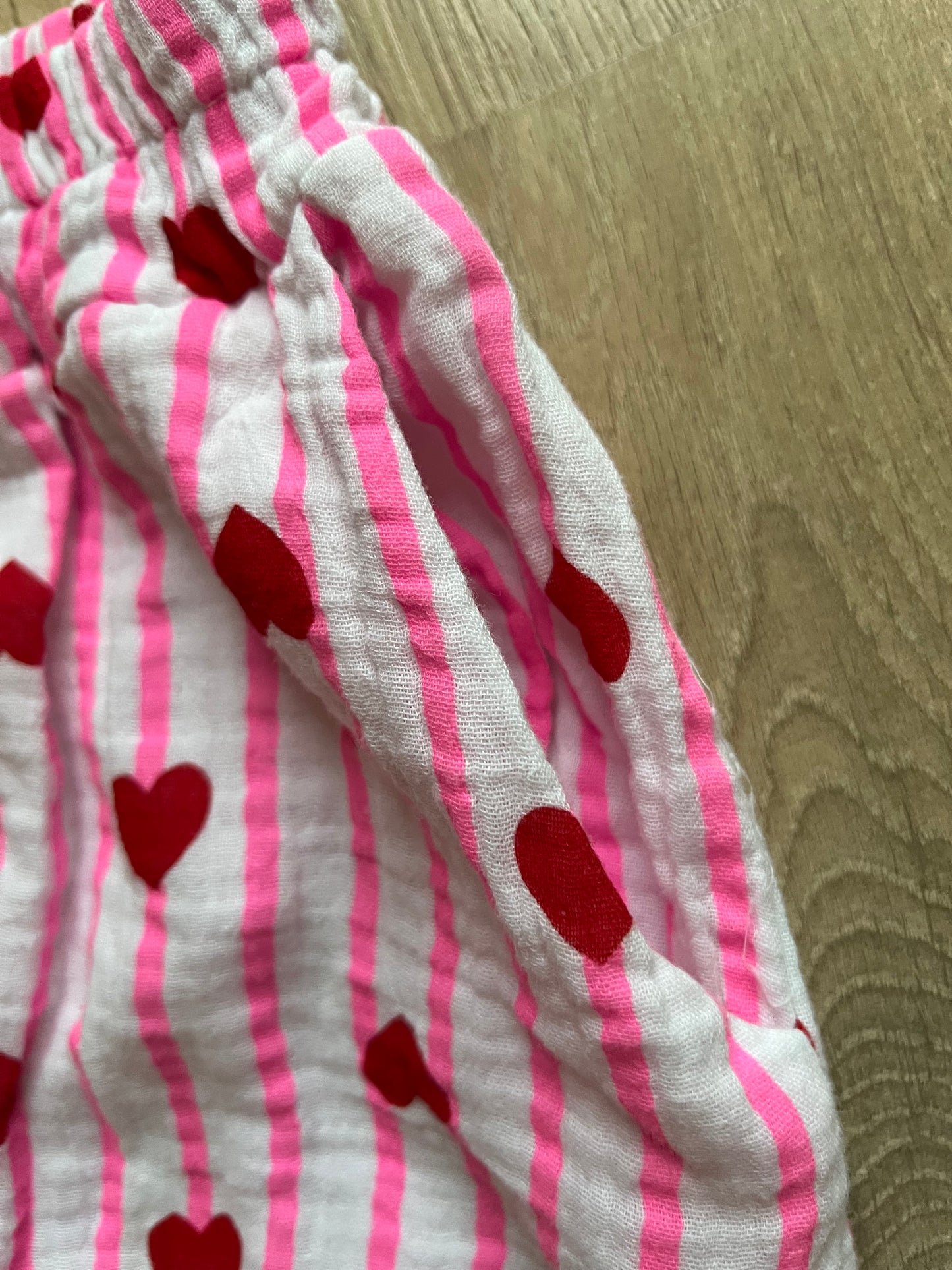 Musselin short Hose pink oder Flieder mit Herz ❤️