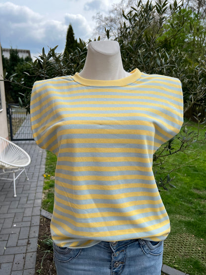 Gestreiftes T-Shirt "Schulterpolster"
