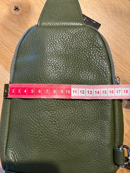 Crossbody Barn mit Stoffgurt