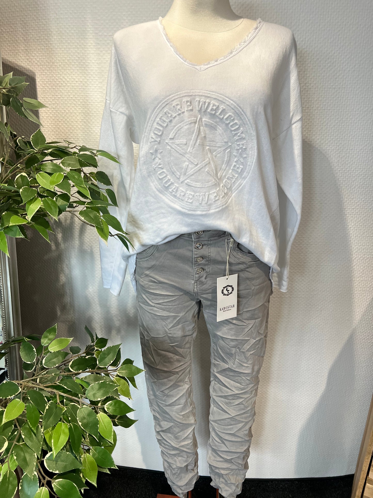 Karo Star Jeans in grau mit Knöpfen 8811