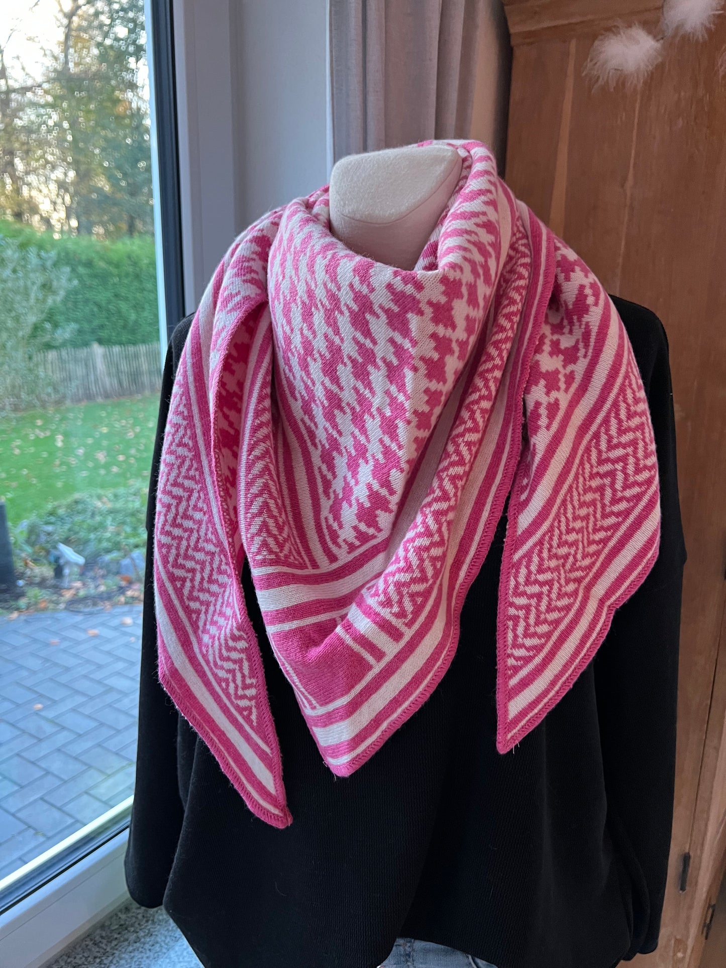 Schal in verschiedenen Farben mit cashmere