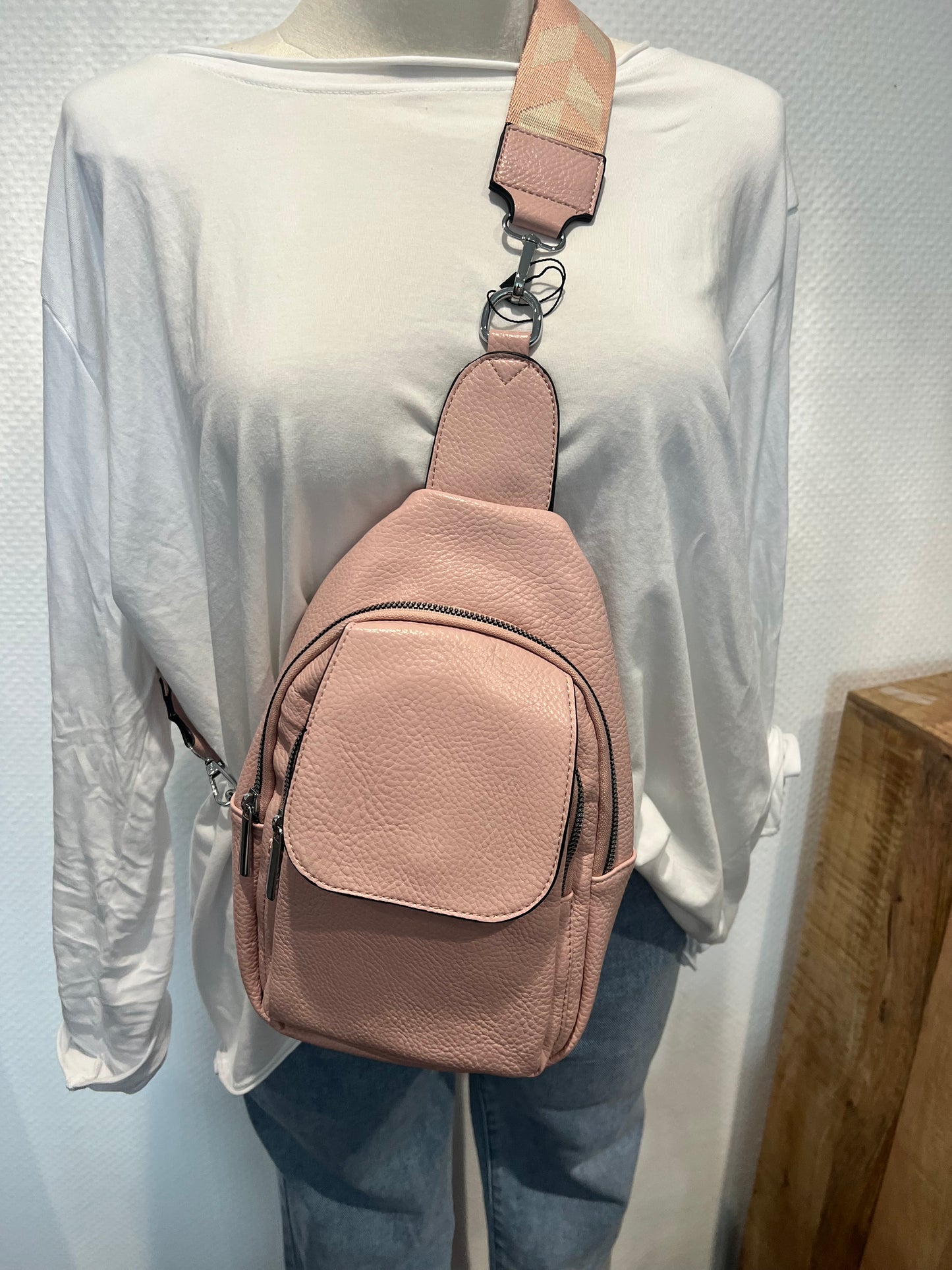 Tasche Oval mit Stoffgurt