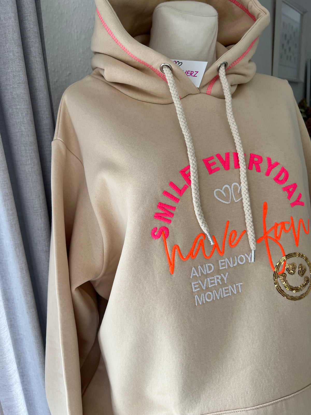 Hoodie in beige von Zwillingsherz have fun