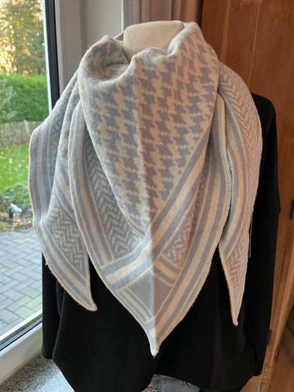 Schal in verschiedenen Farben mit cashmere
