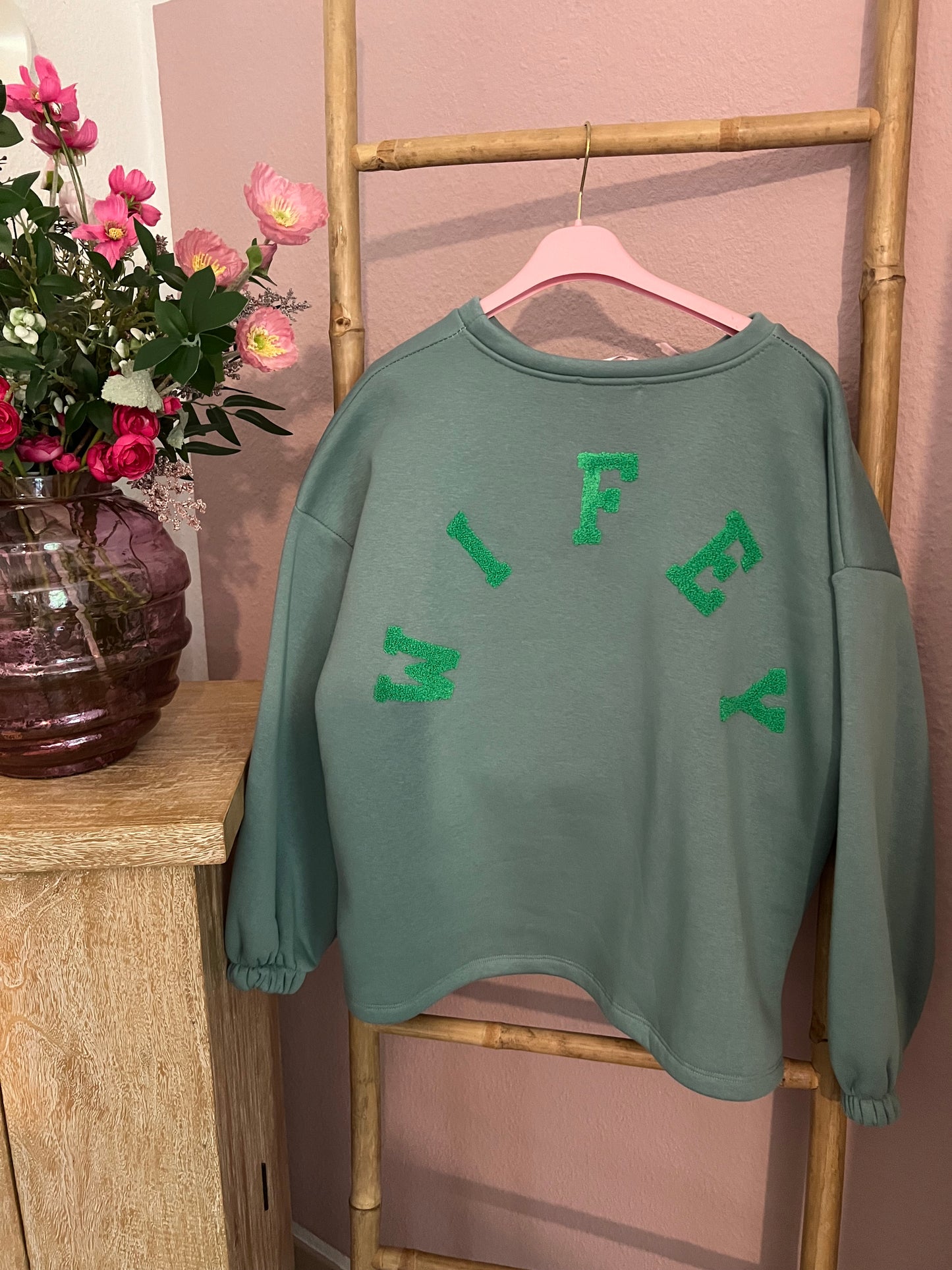 Wifey Sweatshirt in mint