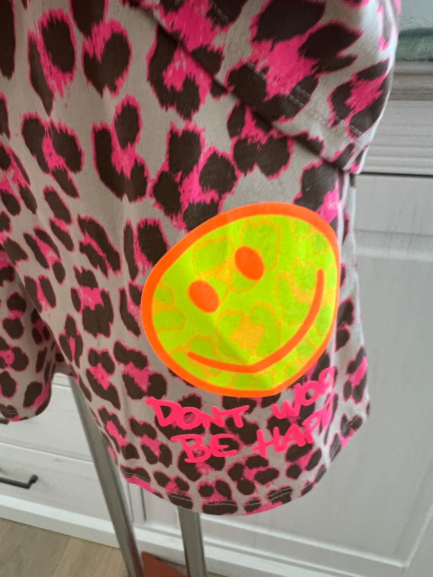 2 Teiler leo mit Smiley in verschiedenen Farben  don‘t worry be happy