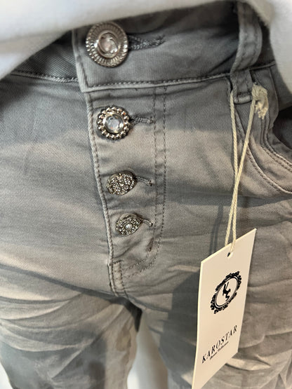 Karo Star Jeans in grau mit Knöpfen 8811