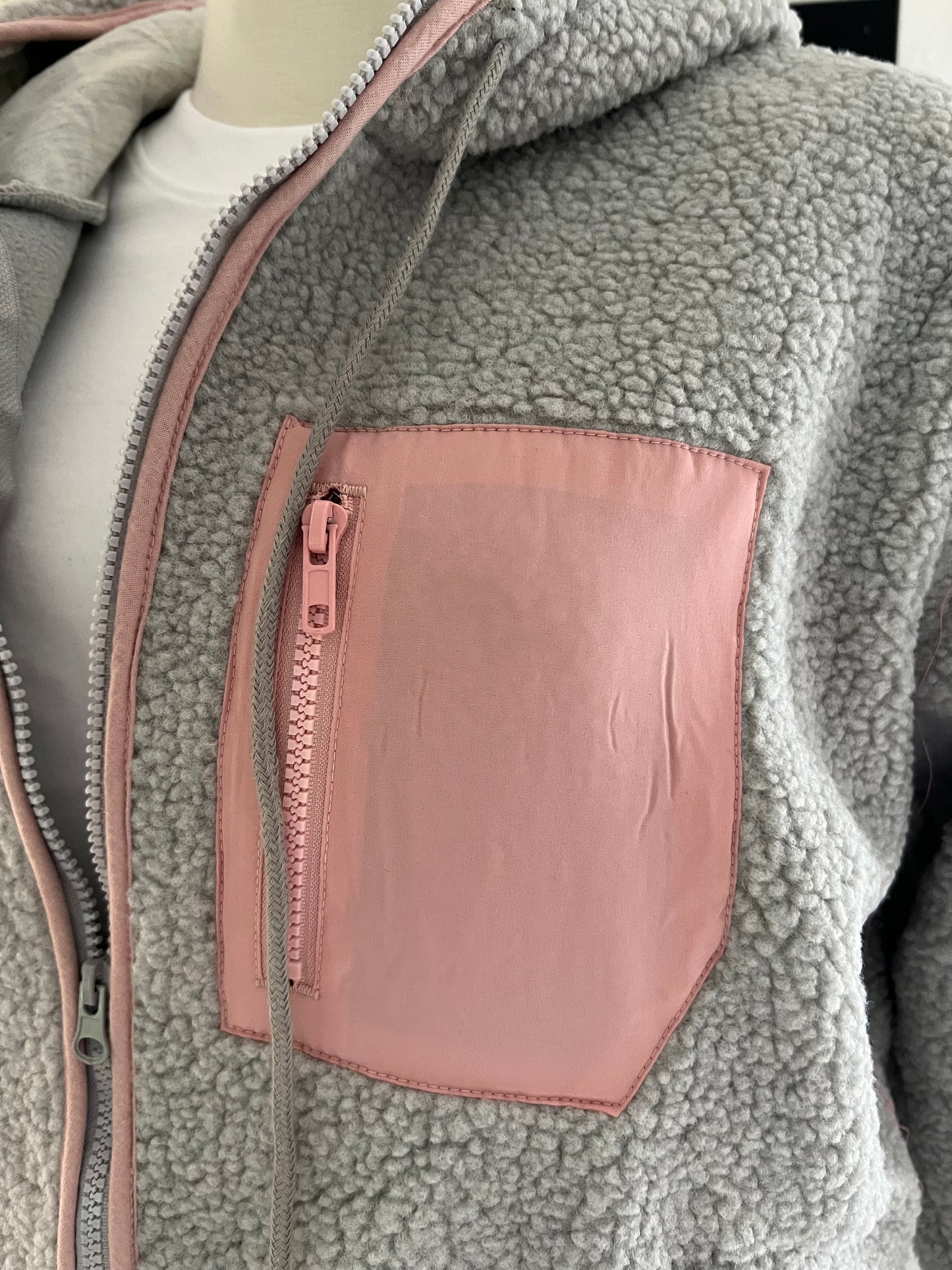 Teddy Jacke von Zwillingsherz in grau mit rosé Gr L