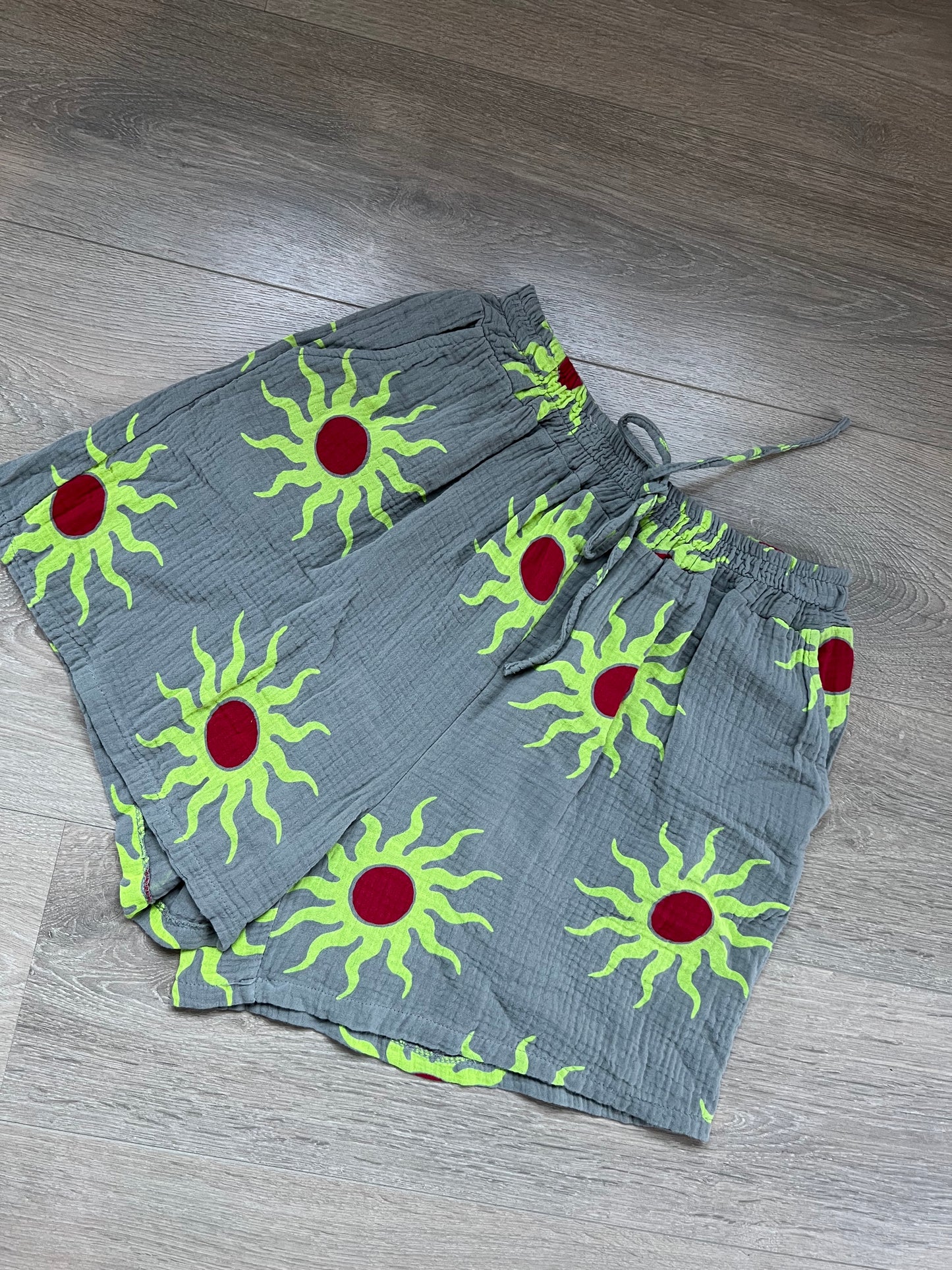 Musselin Short Sonne