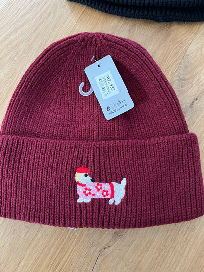 Mütze mit Dackel in verschiedenen Farben