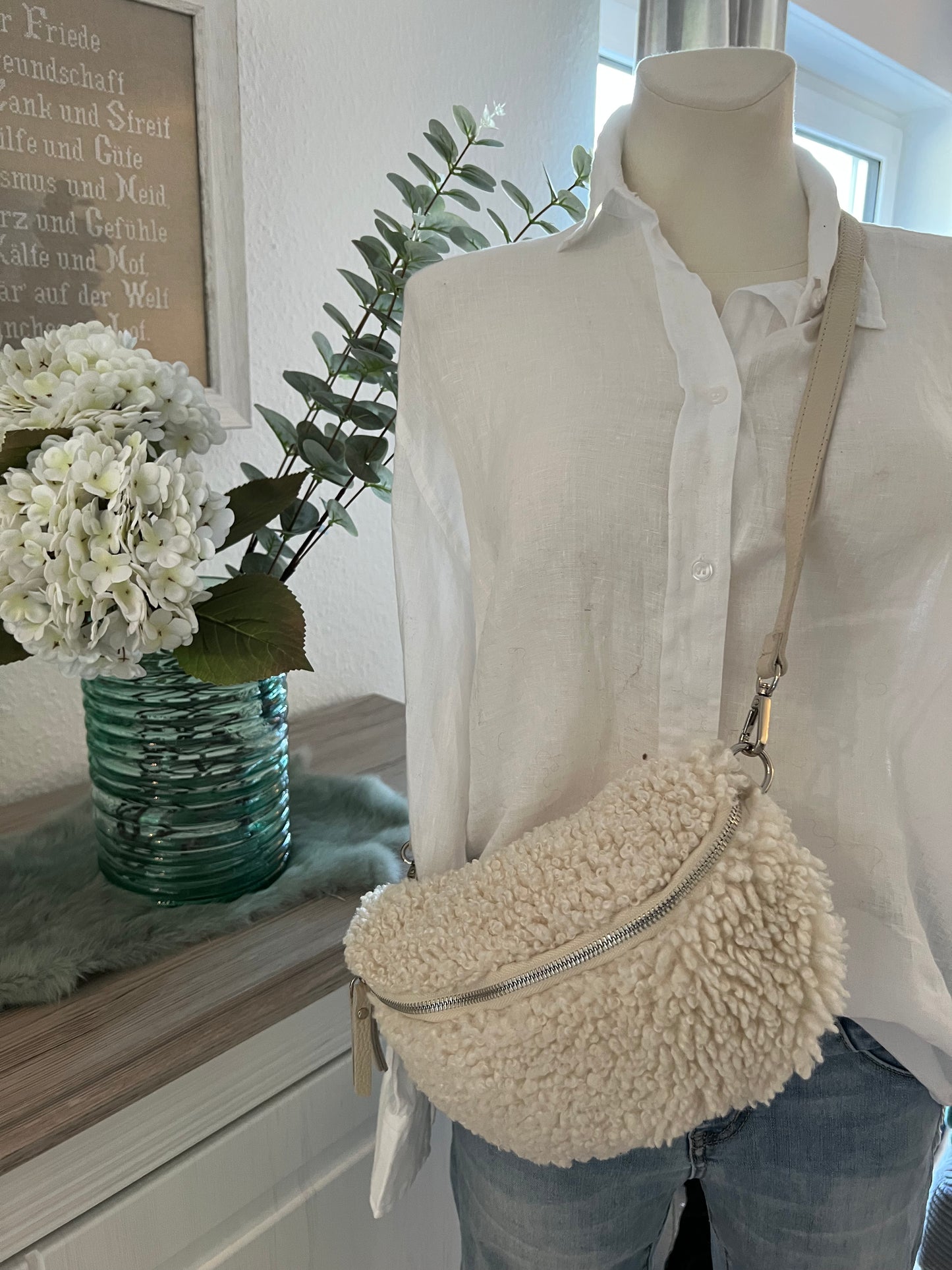 Teddy Tasche mit Ledergurt