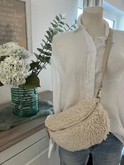 Teddy Tasche mit Ledergurt