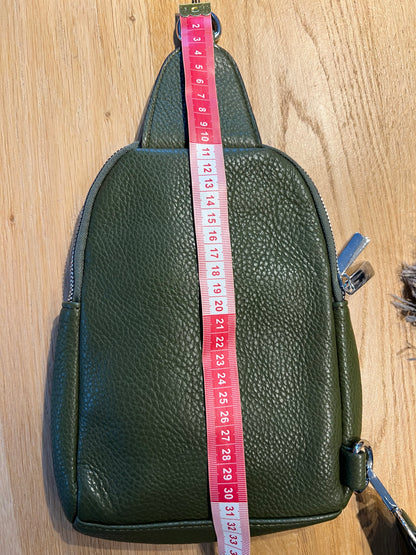 Crossbody Barn mit Stoffgurt