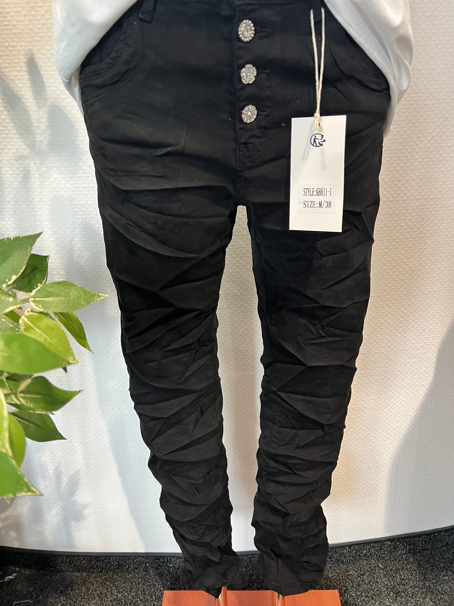 Karo Star Jeans schwarz mit Knöpfen