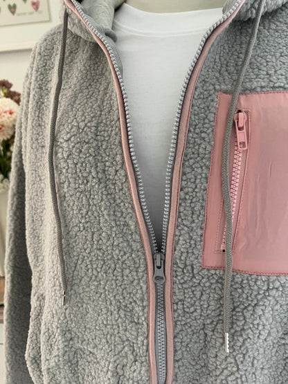 Teddy Jacke von Zwillingsherz in grau mit rosé Gr L