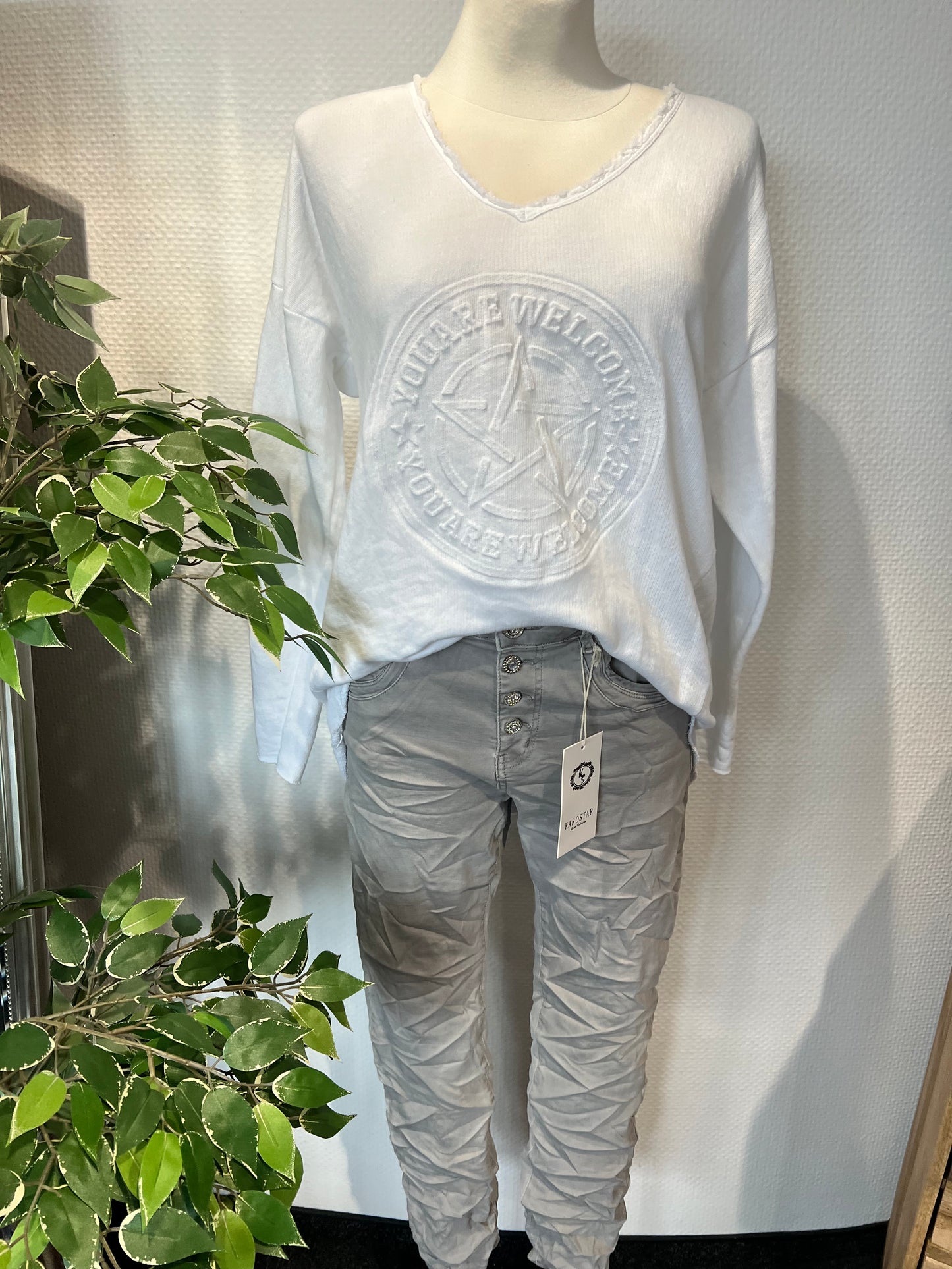 Karo Star Jeans in grau mit Knöpfen 8811