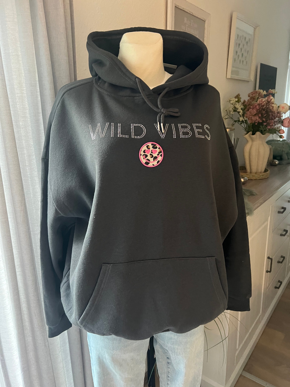 Hoodie von Zwillingsherz in verschiedenen Farben Good Vibes